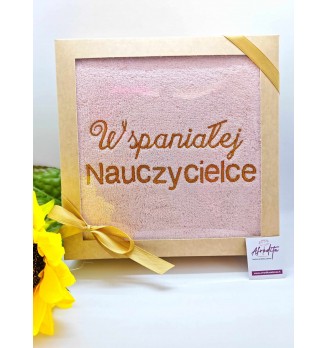 Siuvinėtas rankšluostis "Wspaniałej Nauczycielce",02