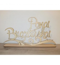 Medinė pastatoma "Pavardė" 08