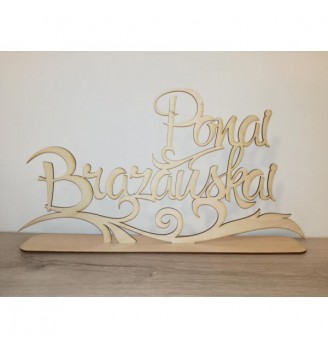 Medinė pastatoma "Pavardė" 08